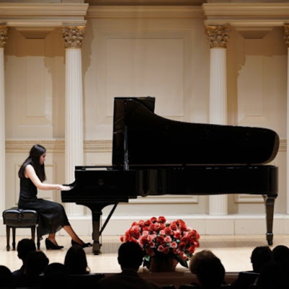 Meet your Posher, Roshita - Picture 1 of 1